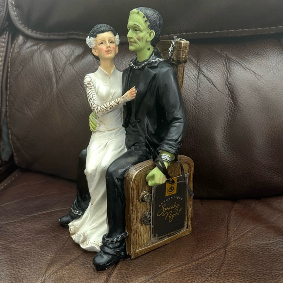 Frankenstein & Bride on Electric Chair - Spooky Night Halloween Decor - Picture 6 of 16